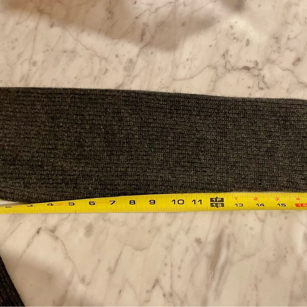 Quince 100% Mongolian Cashmere Fisherman’s Crewneck Sweater M - Picture 5 of 6